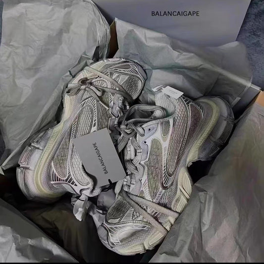 Fashionable and trendy shoes(Anchor development)